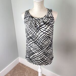 The LIMITED WOMEN'S SLEEVELESS TOP BLACK AND WHITE GEO DESIGN SIZE XS